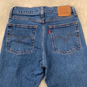 Levi High Rise Jeans NWOT